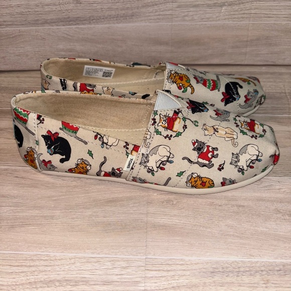 TOMS Belmont Christmas Holiday Cats Canvas Flat Shoes Slip On Womens 7 - Picture 2 of 6